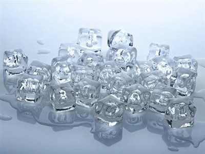 सूखी बर्फ बनाम सामान्य बर्फ: क्या अंतर है?